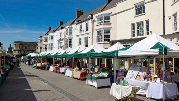 Things to do in Somerset   Wells market