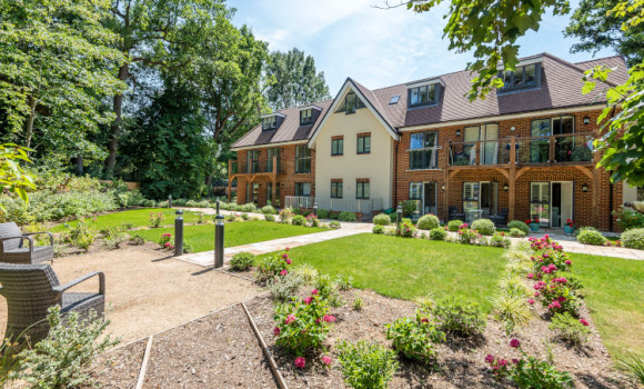 rental renaissance sandhurst