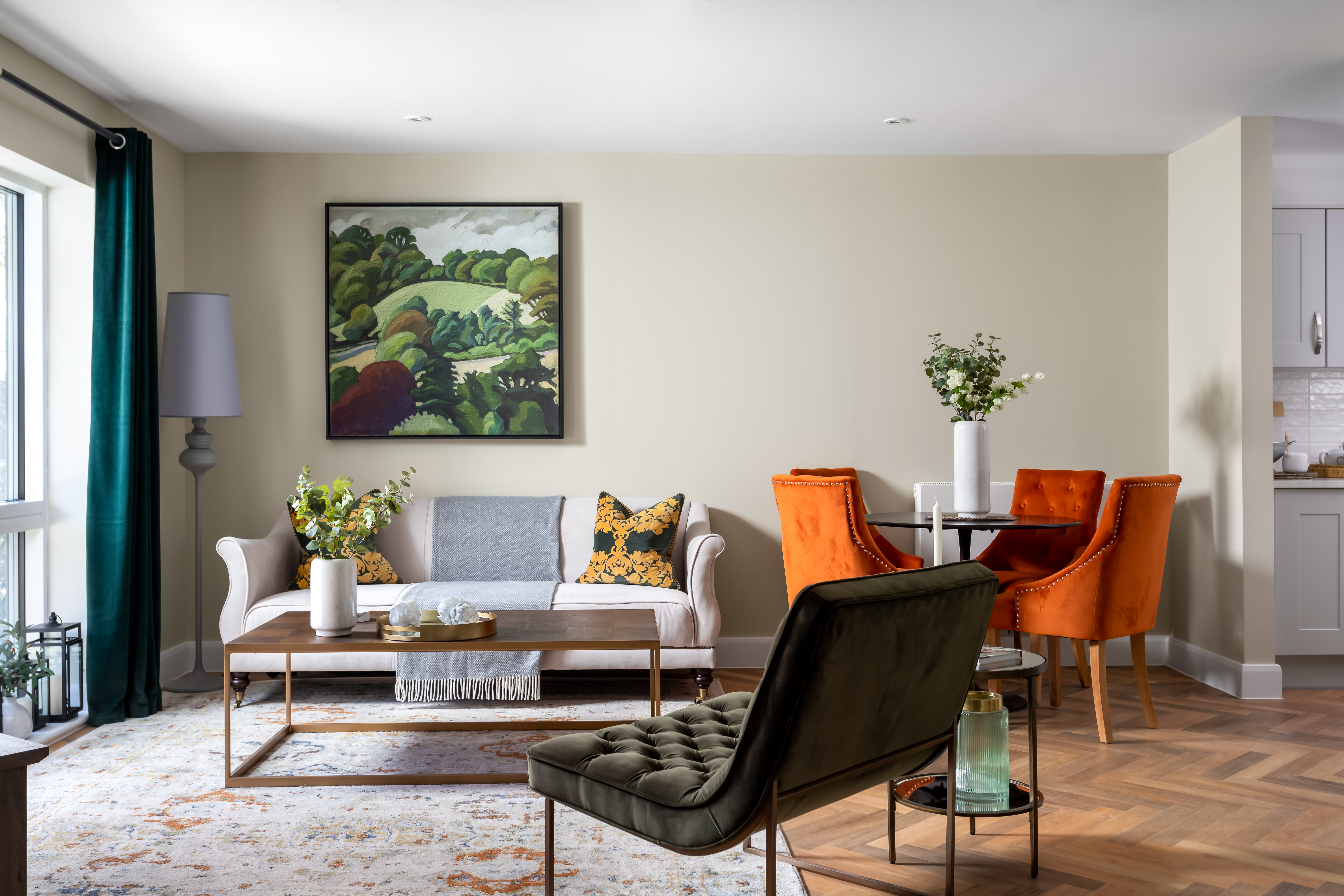 vb1953827 4 Winchester Holts Show Apartment Full