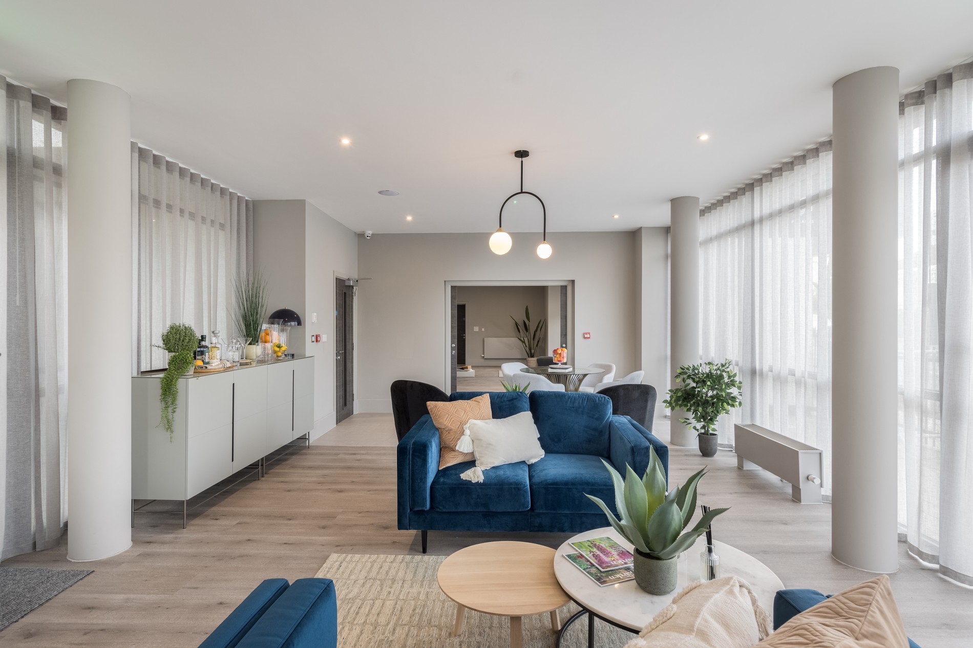 vb1877470 Taylor Place Lounge Wall Background 1900x1267