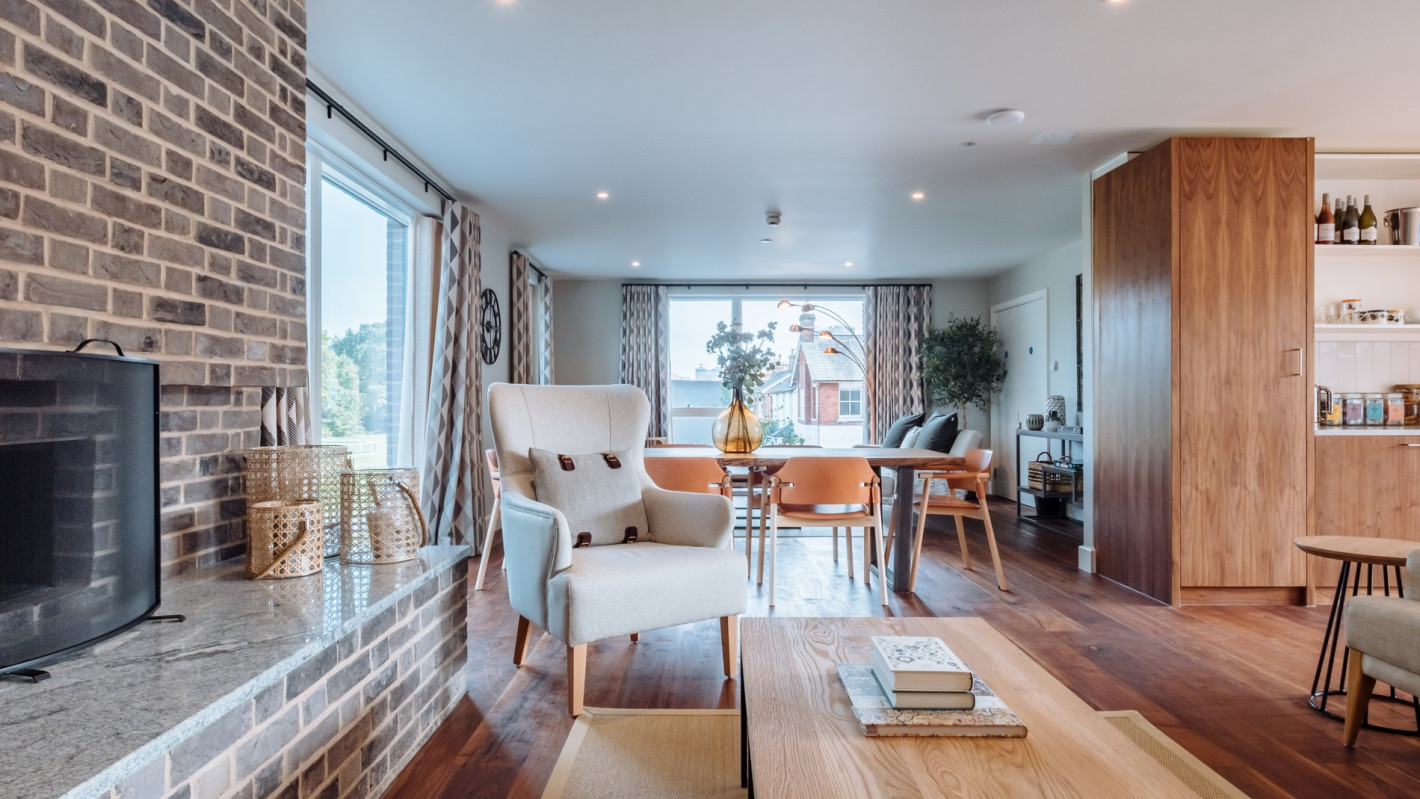 vb1890545 PL Woking Oct 2018 Residents Lounge 23 1900x1266