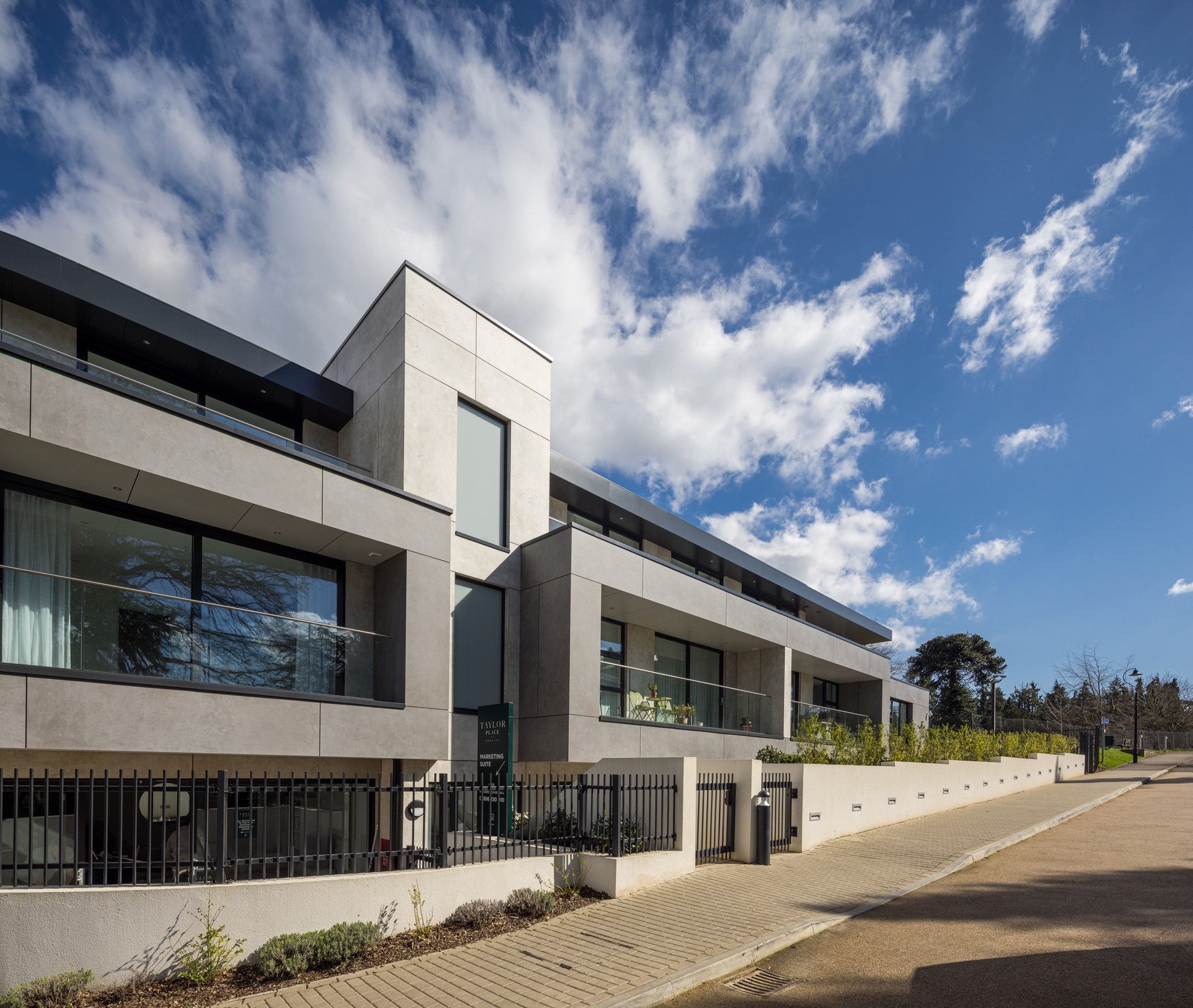 vb1965916 Taylor Place March 22 003 1900x1605