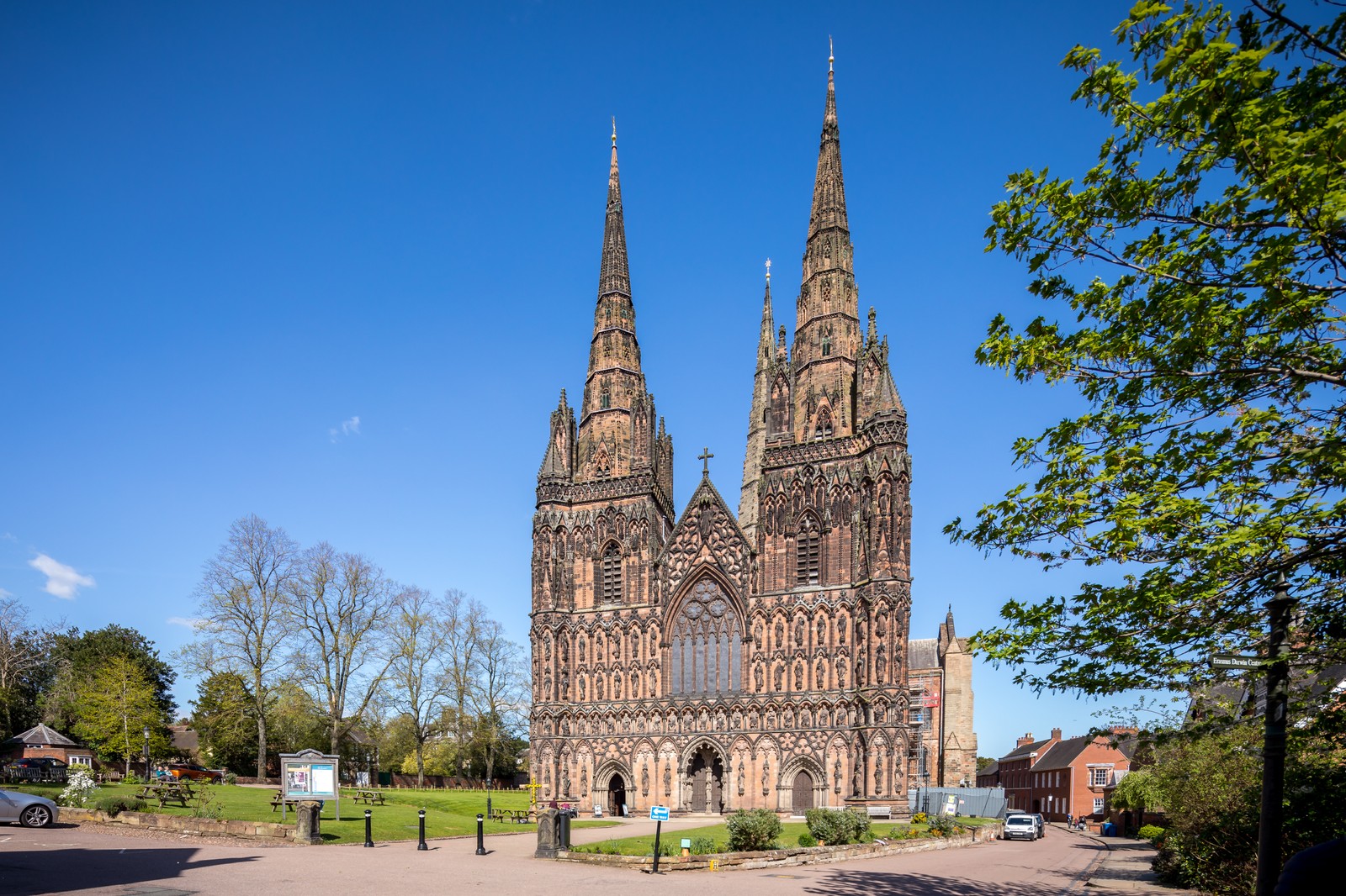 vb1986557 2   Lichfield Bonds   WS13 7LA   Full 1600x1066