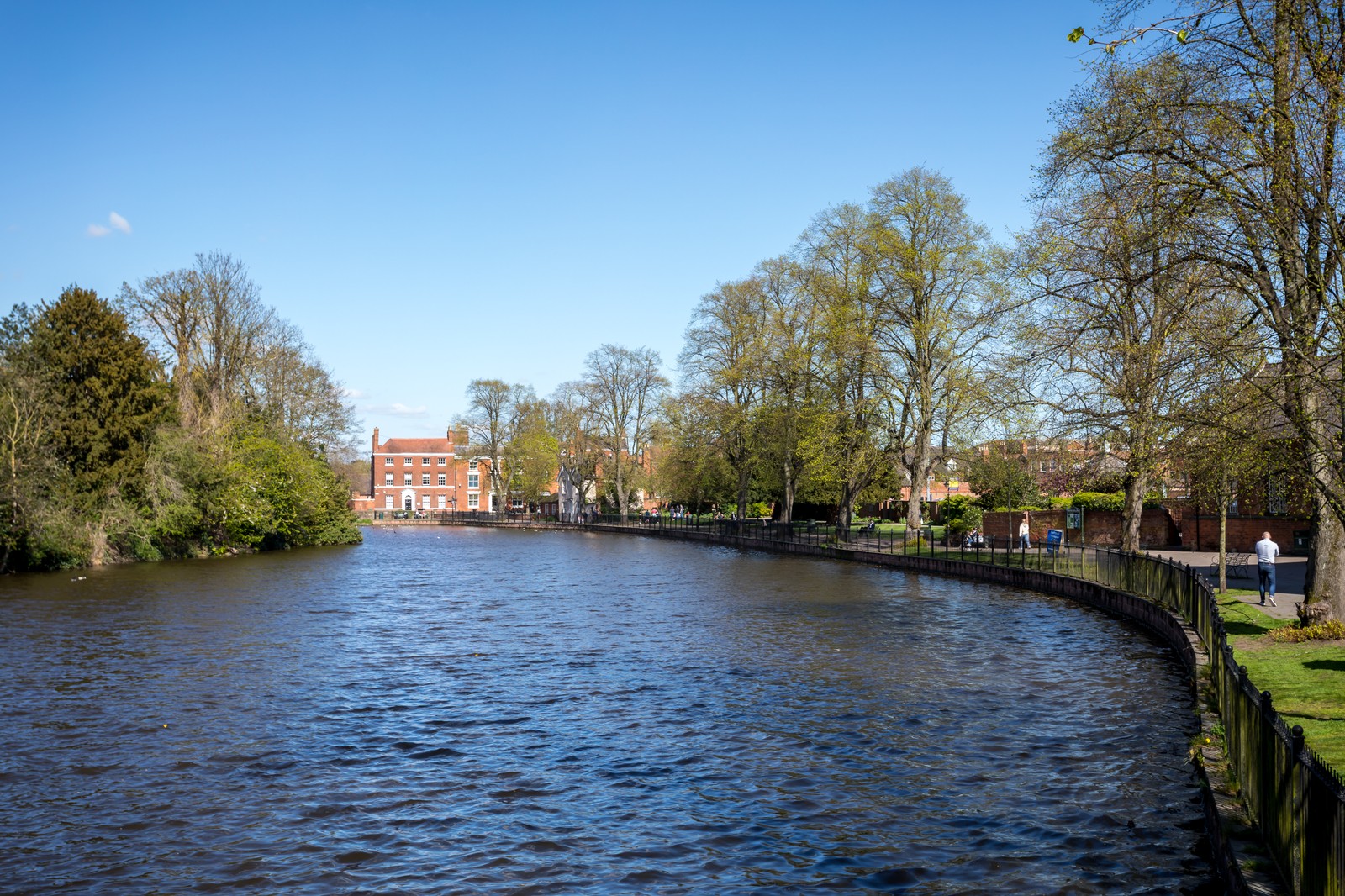 vb1986561 10   Lichfield Bonds   WS13 7LA   Full 1600x1066