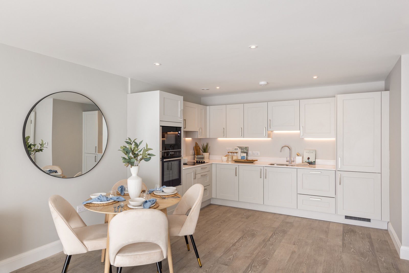 vb5109358 LS Lichfield Bonds 005 1600x1067