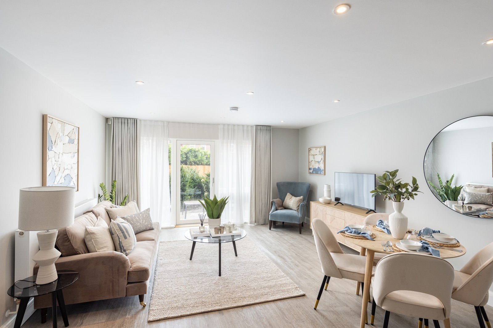 vb5109361 LS Lichfield Bonds 002 1600x1067