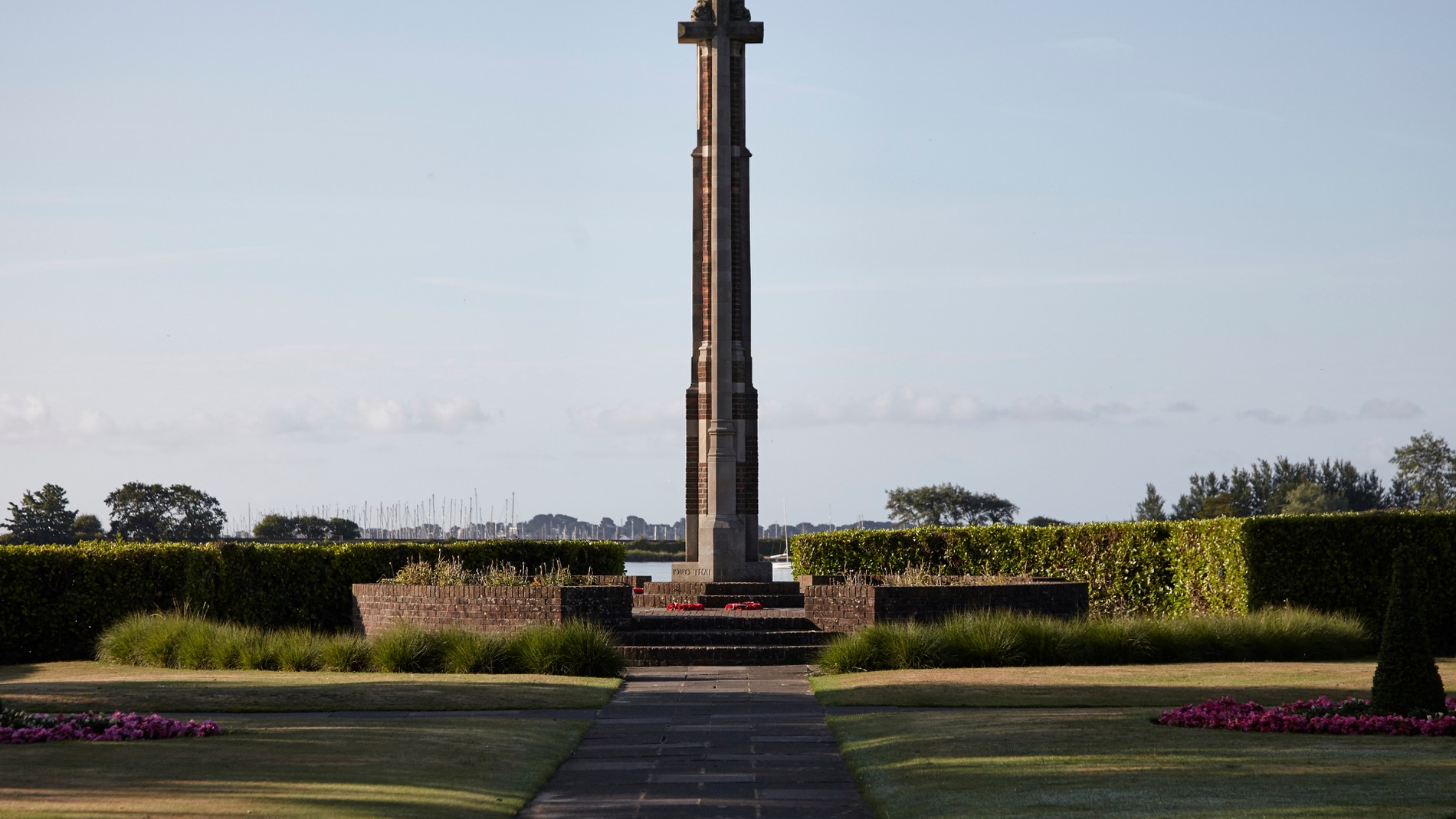 vb5143068 4 1900x1069