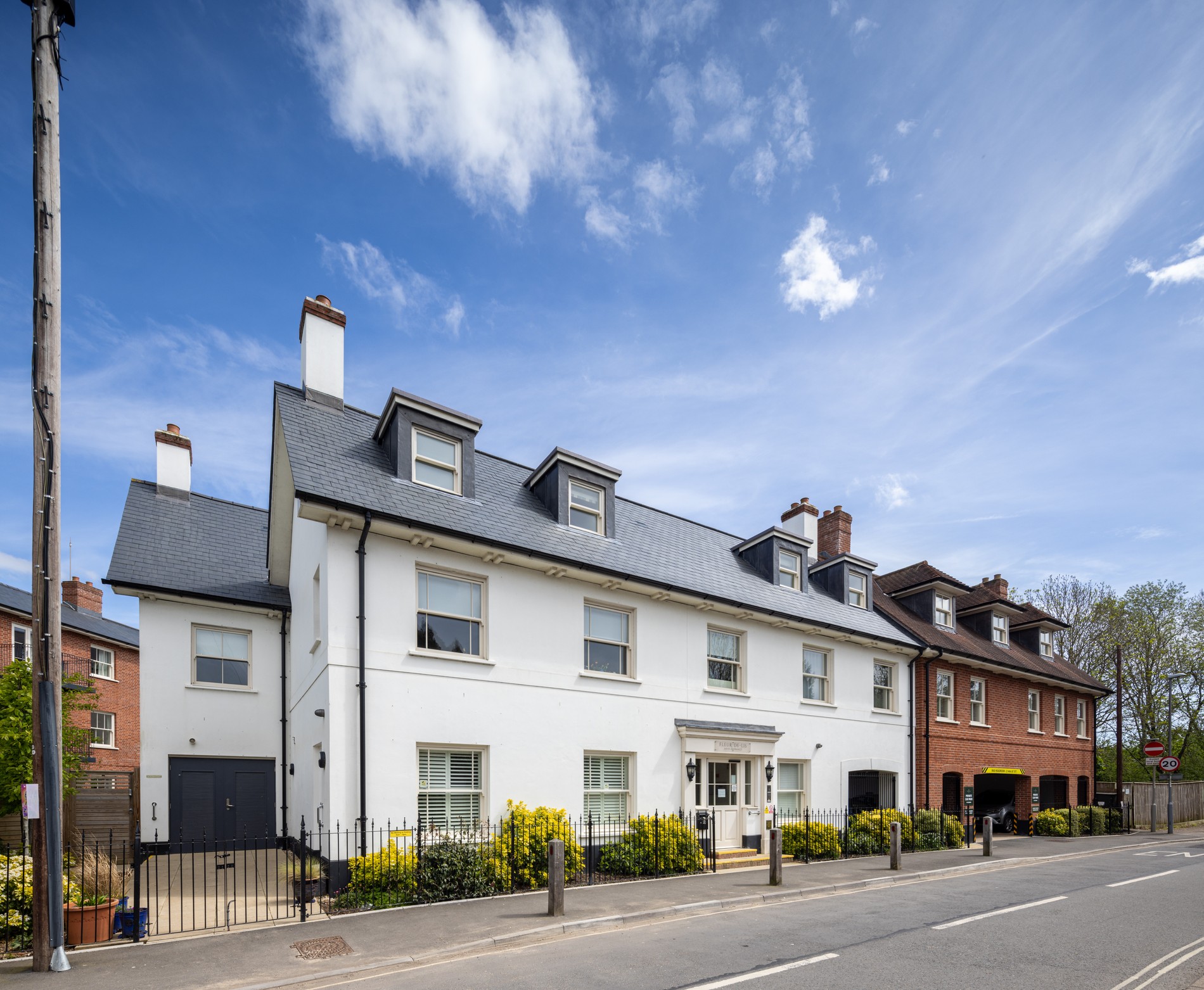 vb5160035 Fleur Wimborne 003 1900x1563