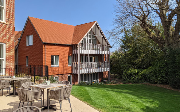 brockenhurst holmwood02