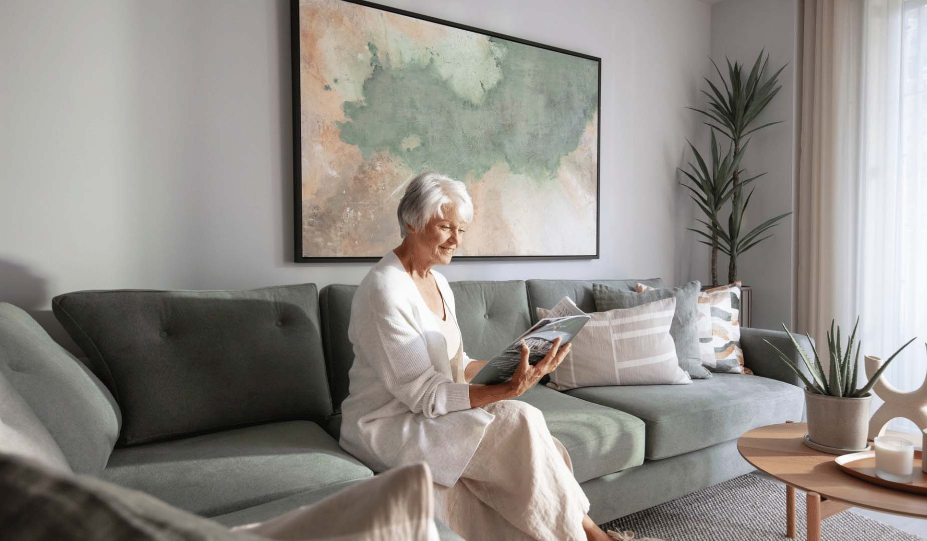 Lifestyle Cobham lady reading 1920 x 1080 FocusFillMaxWyItMC4xMSIsIjAuMDEiLDE5MjAsMTEyMF0