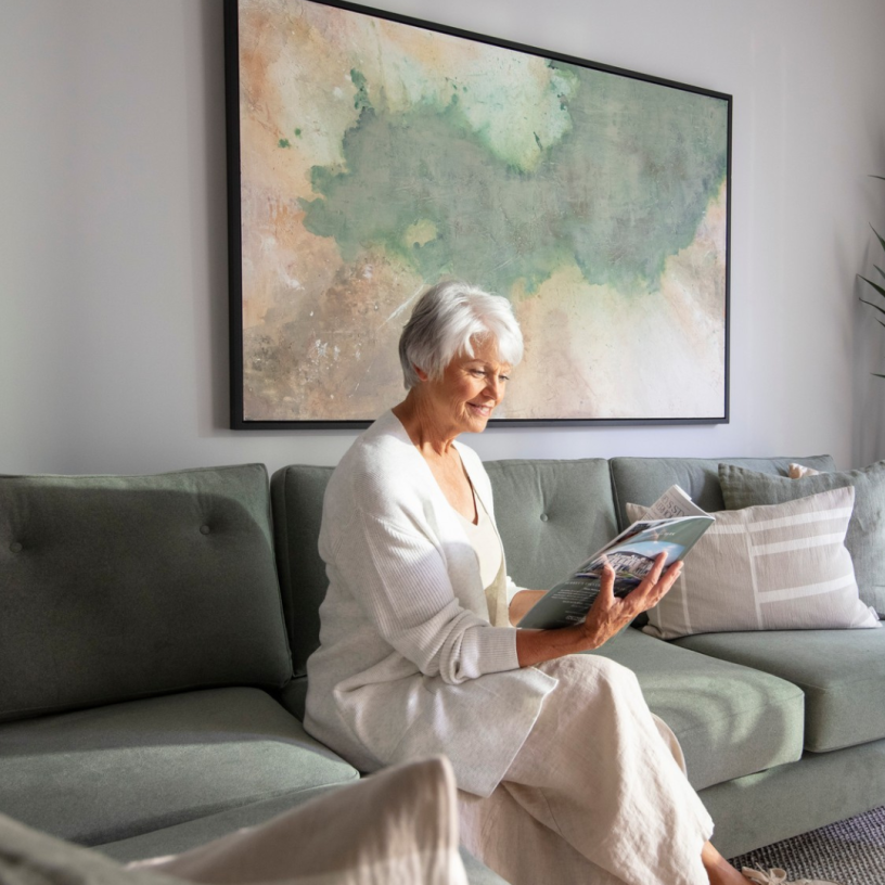 Lifestyle Cobham lady reading 1920 x 1080 1