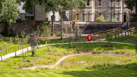 Apt 4 QVH featured image 1 gardens v2