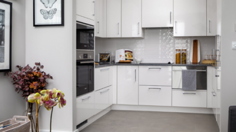 Apt 13 QVH featured image 3 Kitchen v2