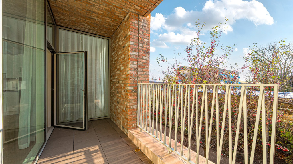 vb5594583 1382226 1 692036d141175 ARW 1 1600x1067