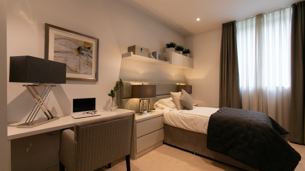 vb2315405 Esther McVey 9 3200x2133