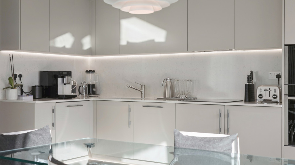 vb5626528 102593 Apartment 10 Pegasus Cobham Bowers 74 Portsmouth R 14  1600x1067