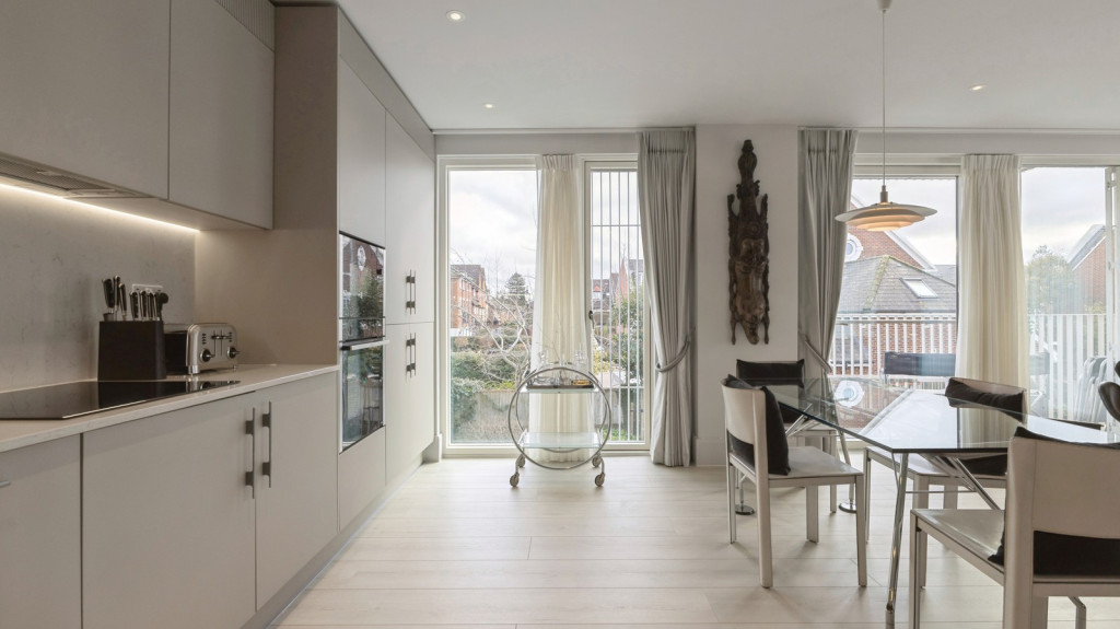 vb5626539 102593 Apartment 10 Pegasus Cobham Bowers 74 Portsmouth R 9  1600x1067