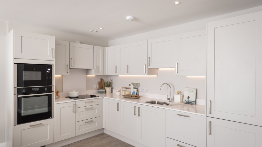 vb5109357 LS Lichfield Bonds 006 1600x1067