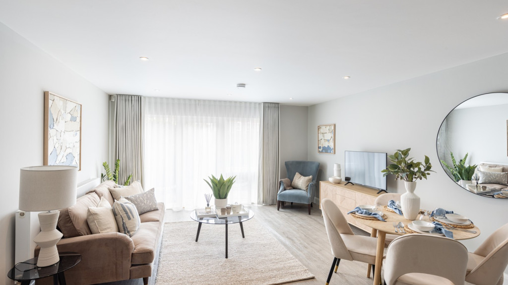 vb5109362 LS Lichfield Bonds 001 1600x1067