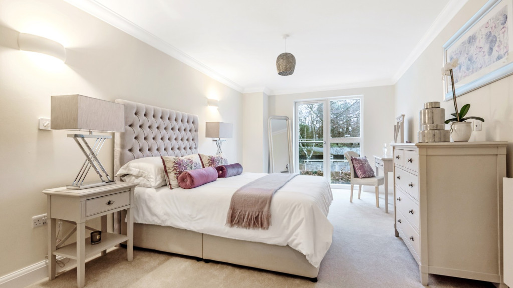 vb1939672 Renaissance Sandhurst Apt 25 5 1600x1068