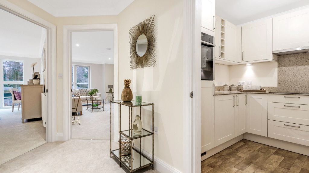 vb1939674 Renaissance Sandhurst Apt 25 3 1600x1068