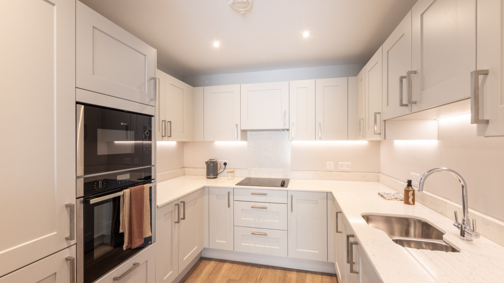 vb2335746 Lymington Gate 037 1600x1067