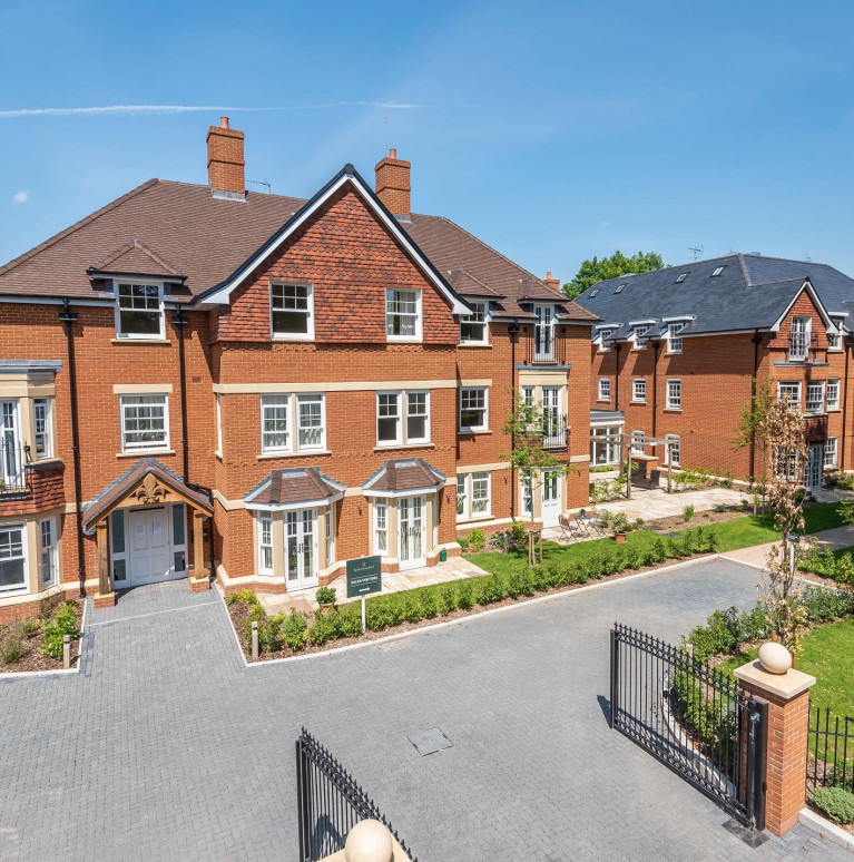 vb1831376 Renaissance Crowthorne Exterior 10 5 1 min